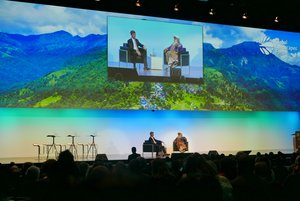 Indian mystic leader and environmentalist Sadhguru in conversation with the Executive Director of UN Environment, Erik Solheim at the Global Landscapes Forum. Credit: Bioversity International/M.Franic