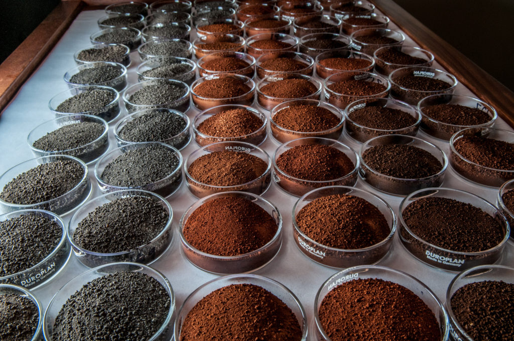 The soil's ability to mop up carbon depends on the dynamic nature of soil from place to place and over time. Credit: Georgina Smith / CIAT