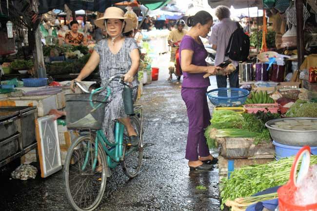 Insights from the Nghia Tan Market