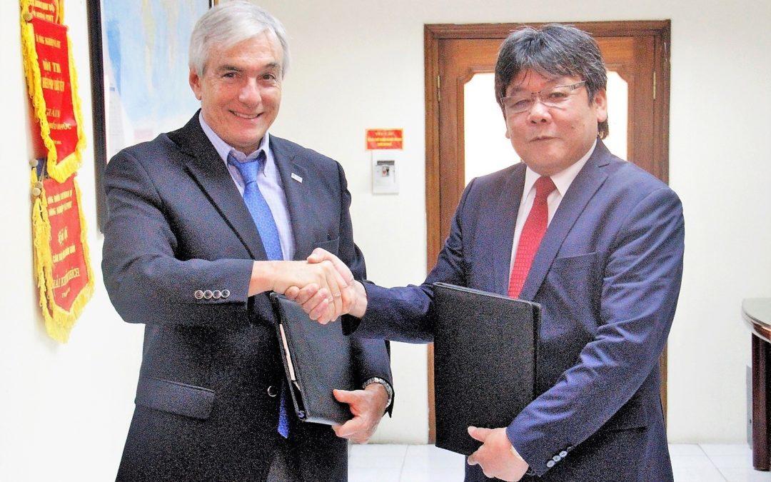 Threat of cassava mosaic disease, strengthening resilience to climate disasters, dominate conversations between CIAT and Vietnam agricultural institutions