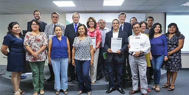 Peru and Bioversity International sign an agreement to advance research on cocoa