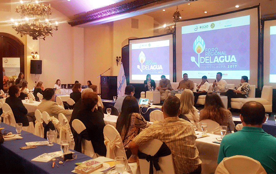 El equipo de servicios ecosistémicos del CIAT Centroamérica participó del Foro Regional del Agua 2017