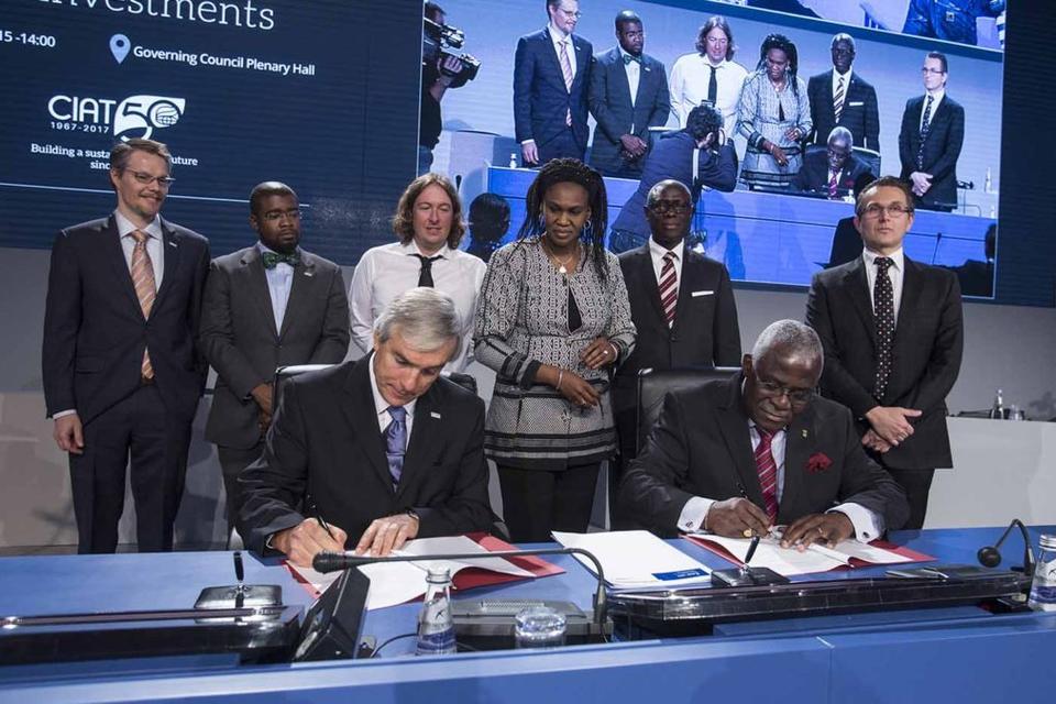 CIAT and IFAD make strides towards climate-smart agriculture