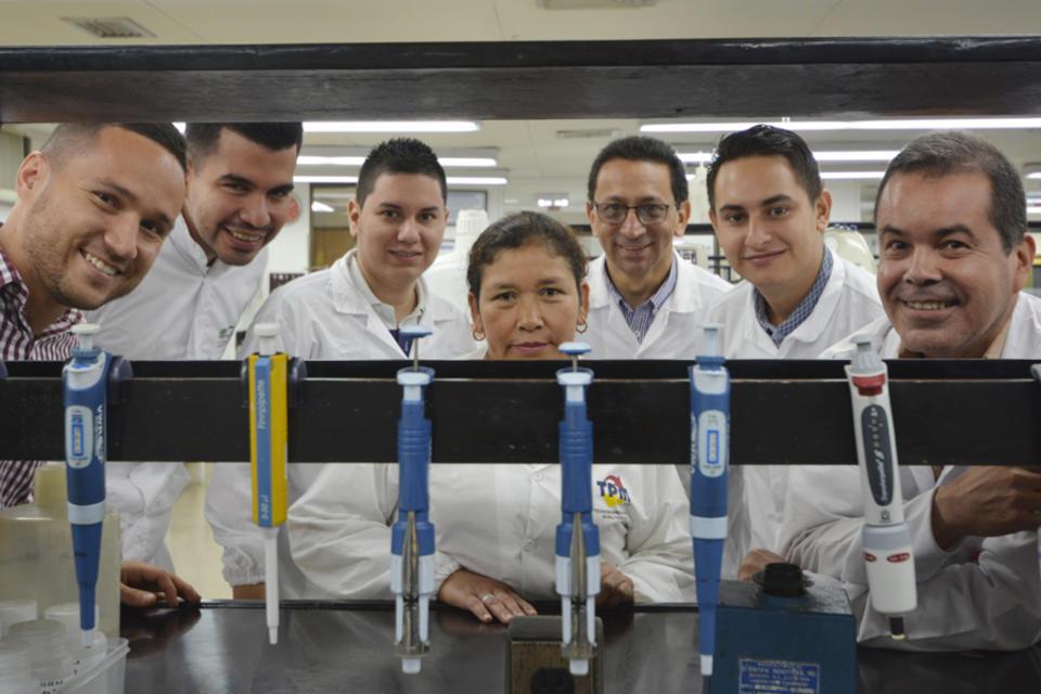Laboratorio de Servicios Analíticos apoyando la investigación en suelos, tejidos y agua para todo el CIAT